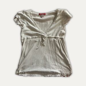 Chic V-Neck Short Sleeve Top in White